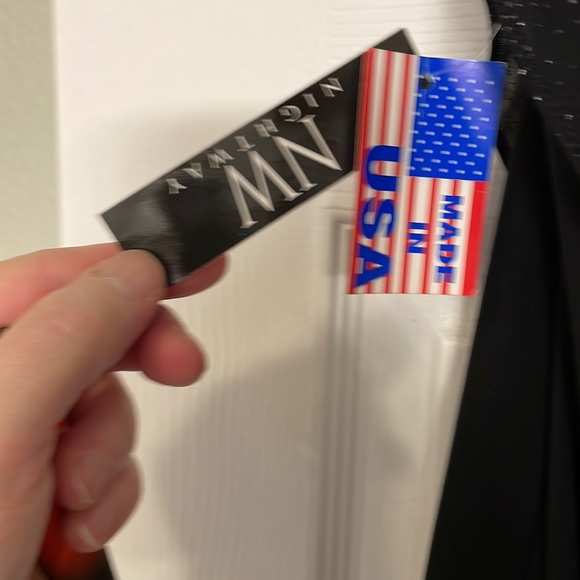 NWT Beautiful Sparkly Dress for a night out. Swoop back - Picture 14 of 14